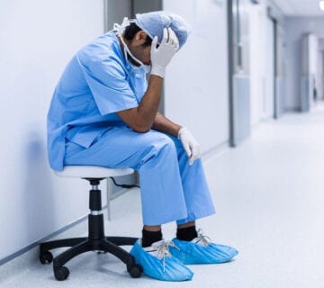 خودکشی سریالی رزیدنتها